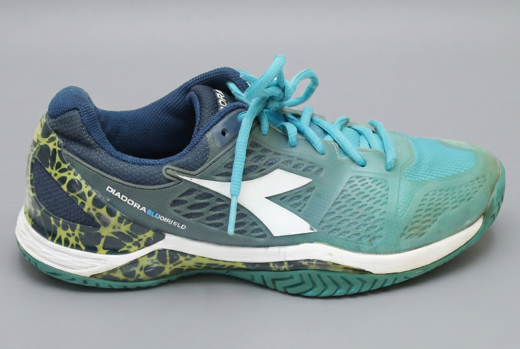 Diadora Speed Blushield tennis shoes