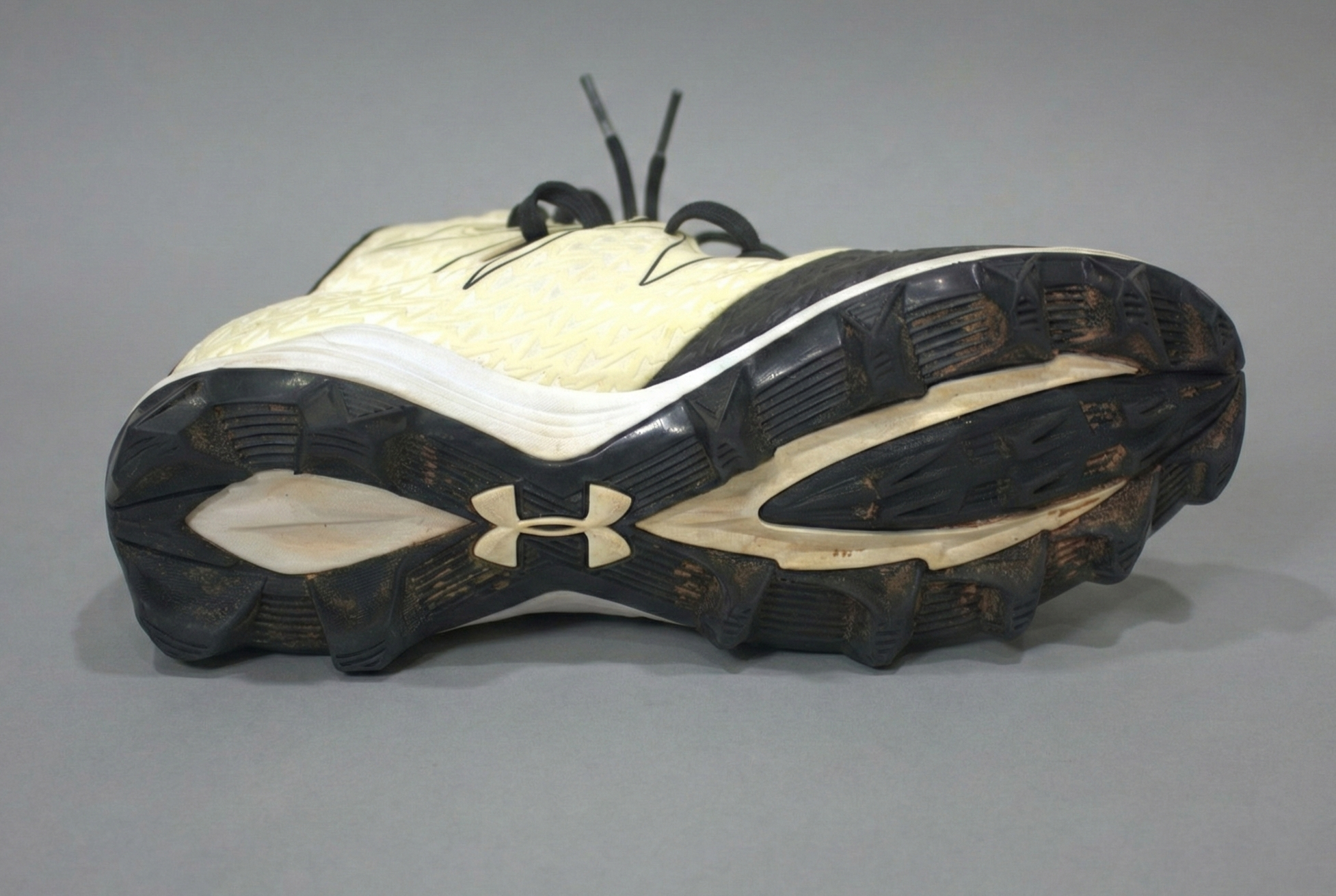 Under Armour Highlight RM football cleats