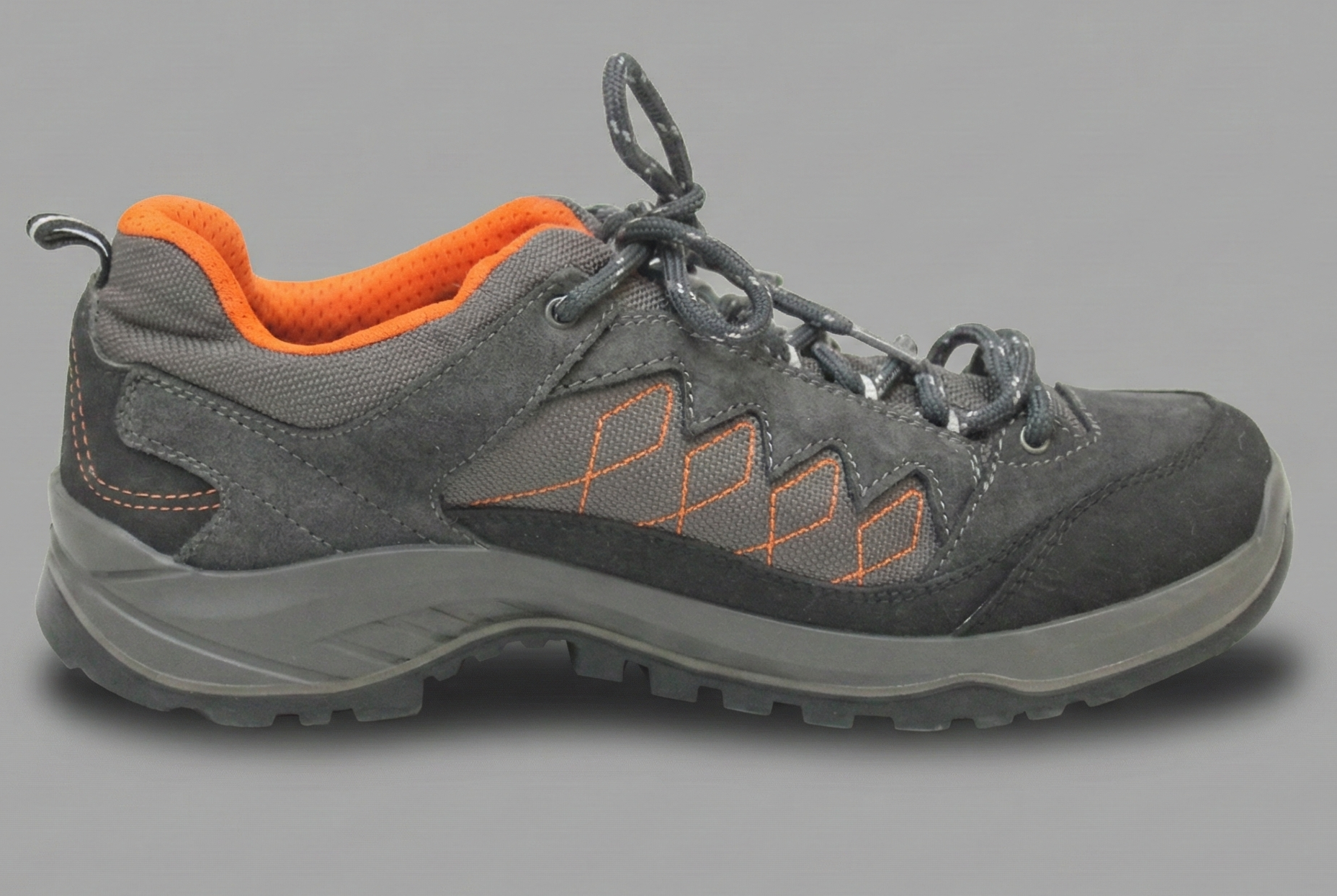 DF Mountain low-cut hiking shoes
