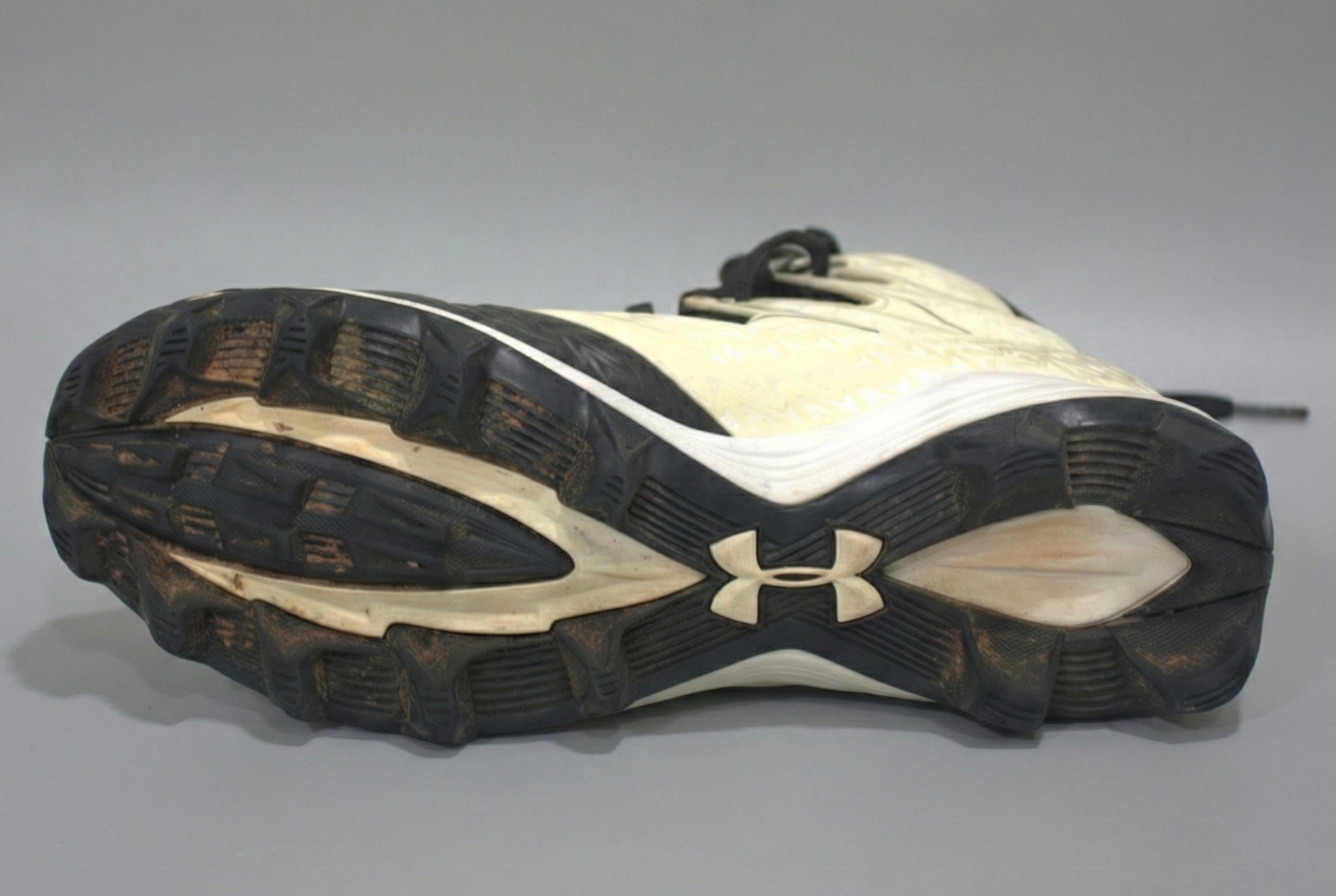 Under Armour Highlight RM football cleats