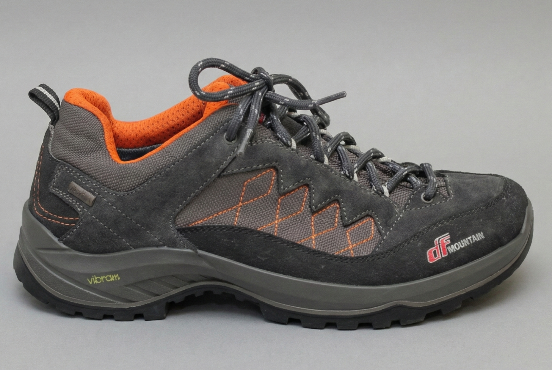 DF Mountain low-cut hiking shoes